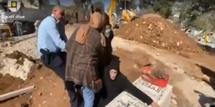 İsrail Fələstin qəbiristanlığını dağıdır: Fələstinli ölülər də amanda deyil