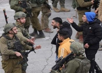 Sionist hərbçilər Tel-Əvivdə şəhadət əməliyyatı aparan şəxsin evinə basqın edib / 22 fələstinli saxlanılıb – Video