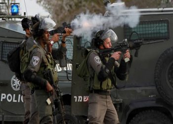 Sionist hərbçilər iki gənc fələstinlini hədəfə alıblar – Video