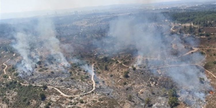 Sionist rejimin hərbi bazasında geniş miqyaslı yanğın