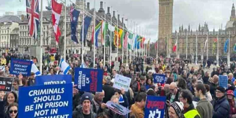 Netanyahu əleyhinə etirazlar Londona da çatıb