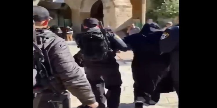 Məscidul-Əqsada türkiyəli bir vətəndaşın həbs olunması