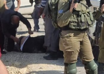 Sionist hərbiçilərinin fələstinli bir gənci güllələməsi