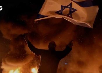 İsrail: İnsanlar bank hesablarını boşaldır! (Video)