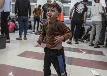 Qəzzə Səhiyyə Nazirliyi: Əl-Məmədani xəstəxanası faciəsinin qurbanlarının əksəriyyəti qadınlar və uşaqlardır