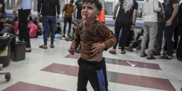 Qəzzə Səhiyyə Nazirliyi: Əl-Məmədani xəstəxanası faciəsinin qurbanlarının əksəriyyəti qadınlar və uşaqlardır