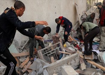 Sionist rejiminin Xan Yunisdəki bir məktəbə hücumunda 5 şəhid