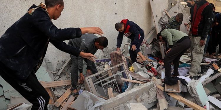 Sionist rejiminin Xan Yunisdəki bir məktəbə hücumunda 5 şəhid