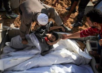 Qəzzənin bombalanması zamanı bir ailənin 10 üzvü şəhid olub