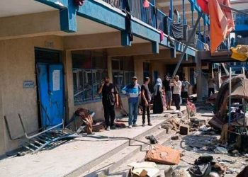 Sionist rejimi UNRWA-ya aid bir məktəbi bombalamaqla Qəzzədə yenidən cinayət törədib