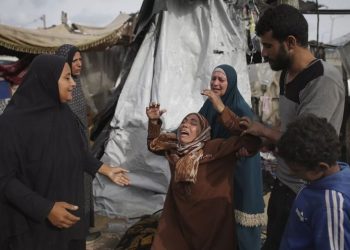 Fələstinli köçkünlərin çadırlarına hücum və 13 şəhid