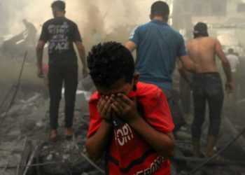 Qəzzədə bir məktəbin bombalanması zamanı 4 nəfər şəhid olub və 15 nəfər yaralanıb