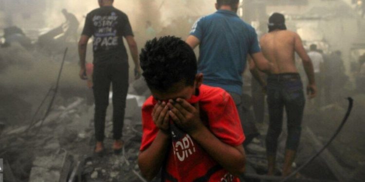 Qəzzədə bir məktəbin bombalanması zamanı 4 nəfər şəhid olub və 15 nəfər yaralanıb