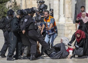 İsrail hərbiçiləri fələstinli bir ananın hamiləliyinin sonlanmasına səbəb olublar