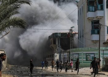 Qəzzədə bir məktəbə artilleriya hücumu zamanı 20 nəfər şəhid olub