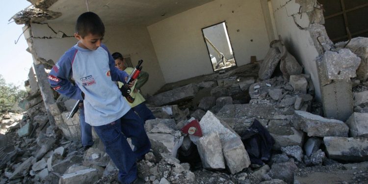 2 ay ərzində 200-dən çox livanlı uşaq şəhid edilib