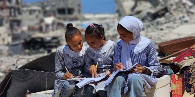 İsrailin Qəzzəyə təcavüzkar hücumları zamanı 12800 şagird şəhid olub