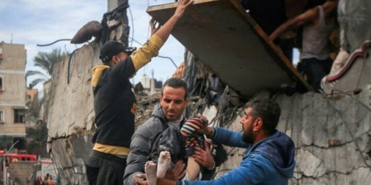 Qəzzə şəhərinin şimal-qərbində yaşayış evinin bombalanması nəticəsində 5 nəfər şəhid olub