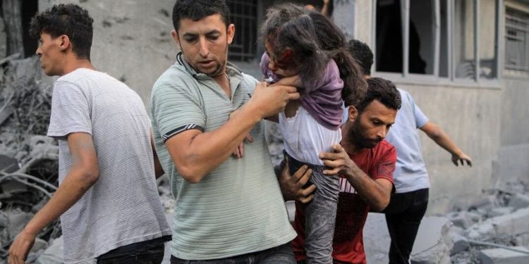 Qəzzədə qızlar məktəbinin bombalanması zamanı 15 fələstinli şəhid olub