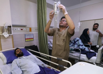 İran xəstəxanalarındakı həmkarları İsrail tərəfindən öldürülən tibb işçilərini anır