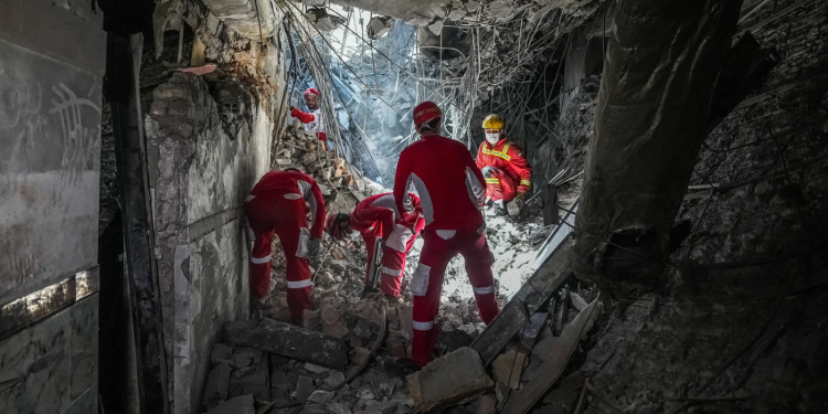 İran: Evin həbsxanasına edilən İsrail hücumunda 71 nəfər öldü