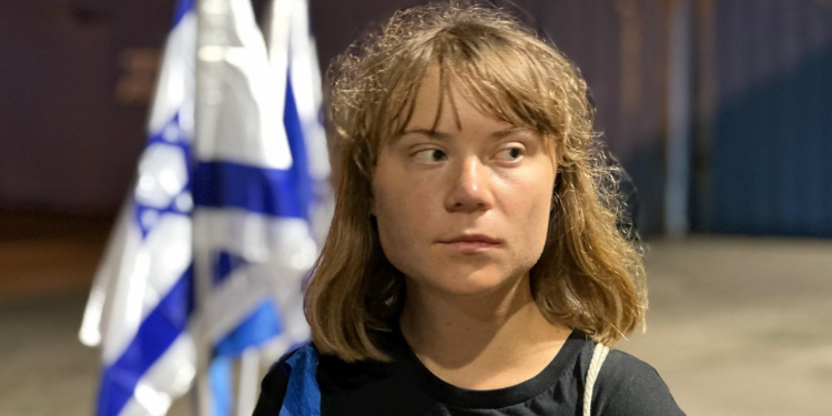 Greta Thunberq Parisə çatdıqdan sonra: