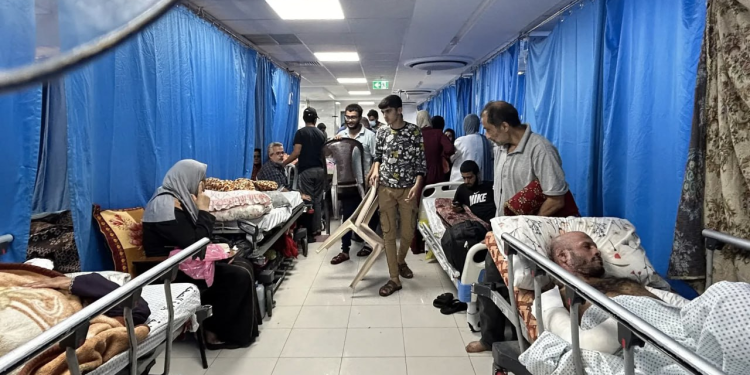 Qəzzada səhiyyə sistemi çökür: həkimlər xəstələr üçün öz qanlarını verir