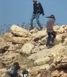 Silahlı sionist məskunlaşanlar işğal altındakı Ramallahın qərbində “Nur əl-Huda” məktəblərinə hücum etdilər