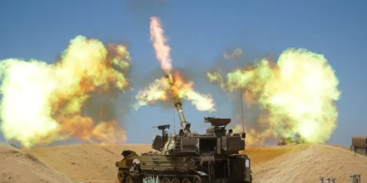 İşğalçı qüvvələrin artilleriyası Qəzza zolağının mərkəzində, Nusayrat düşərgəsinin şimalındakı əraziləri atəşə tutur.