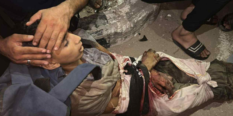 Qəzza zolağında daha bir qanlı gecə… Çadırlarda, evlərdə və yardım gözləyən insanların hədəfə alındığı qətliamlar